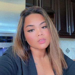 Meet your Posher, Allyssa